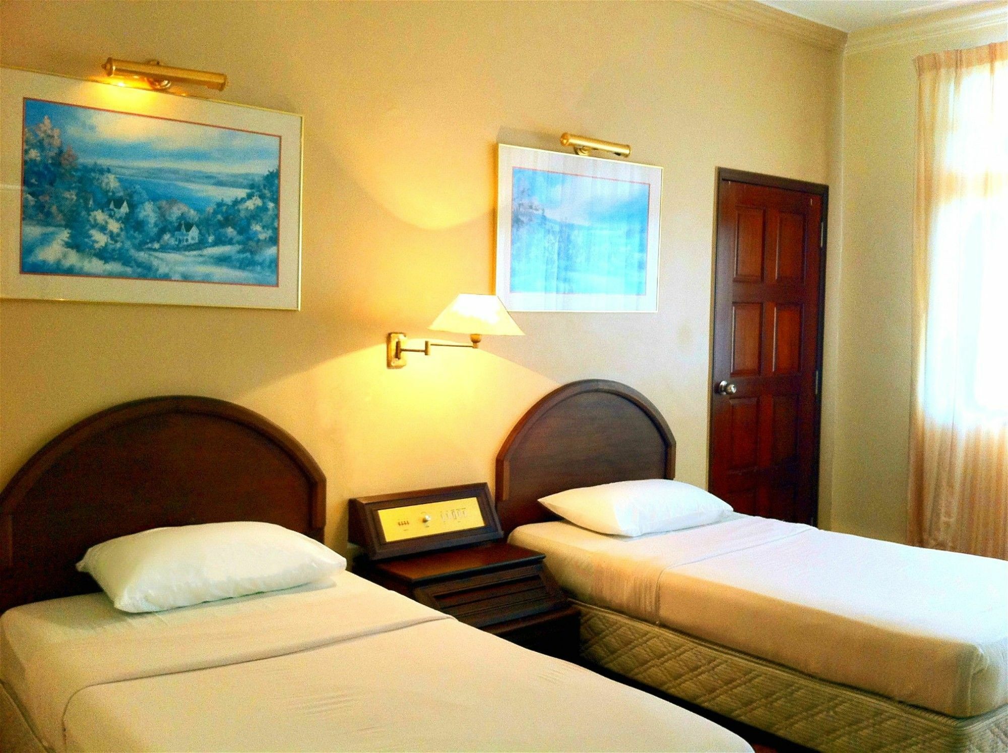 เกมัส กอล์ฟ รีสอร์ต Hotel Gemas ภายนอก รูปภาพ
